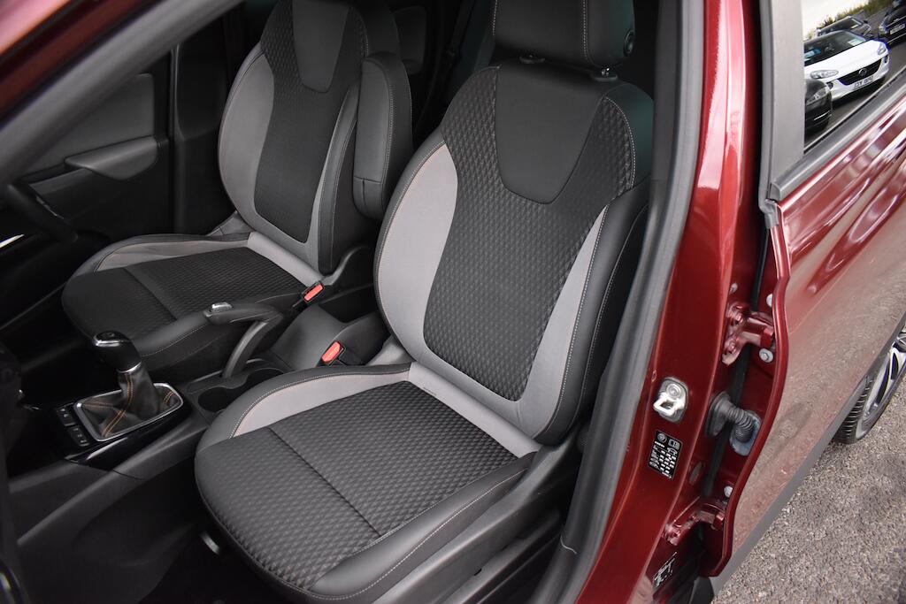 Vauxhall Crossland X view 38