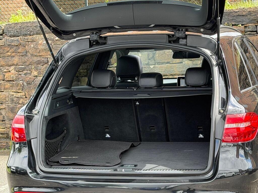 Mercedes-Benz GLC view 22