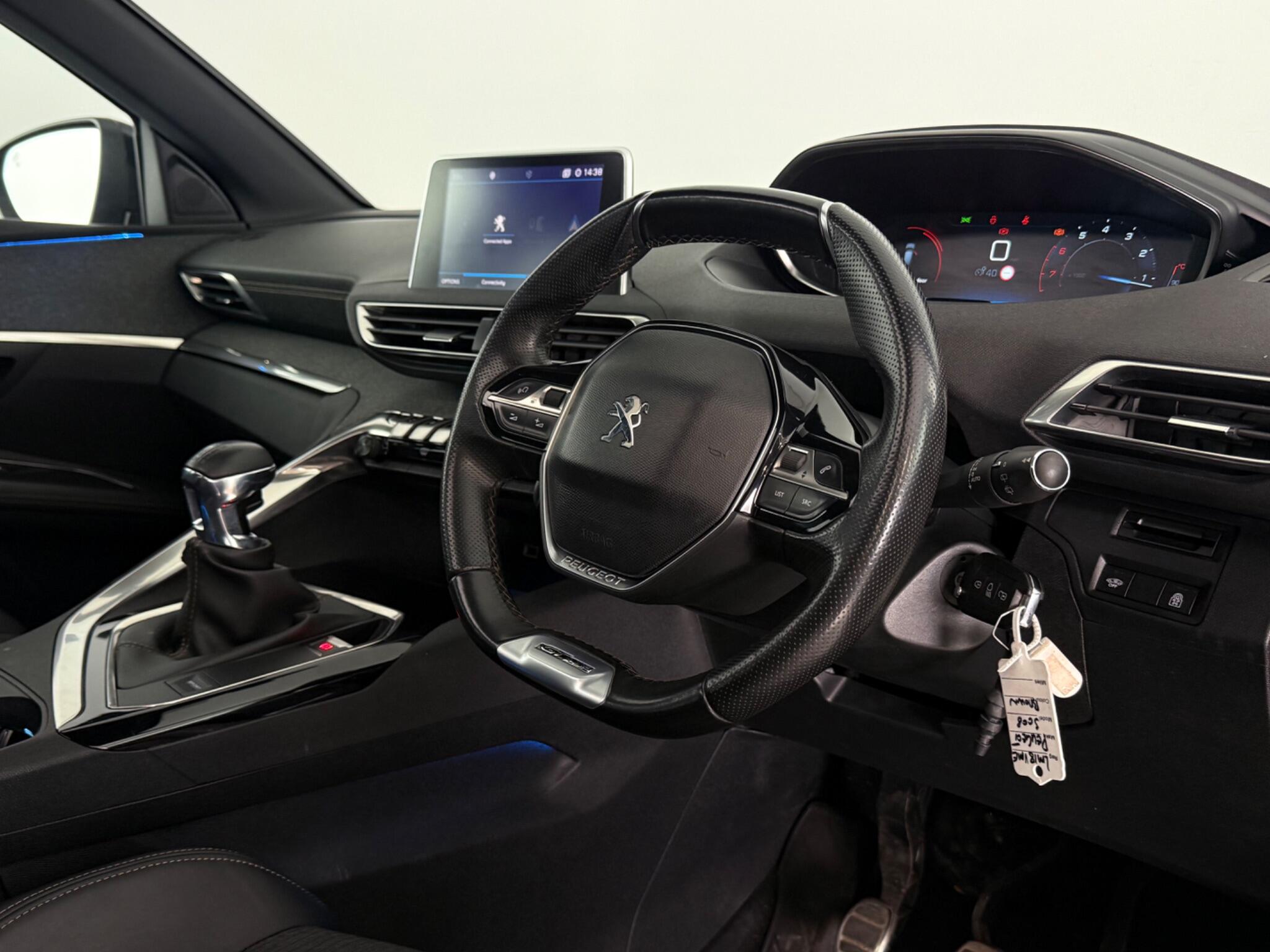 Peugeot 3008 view 3