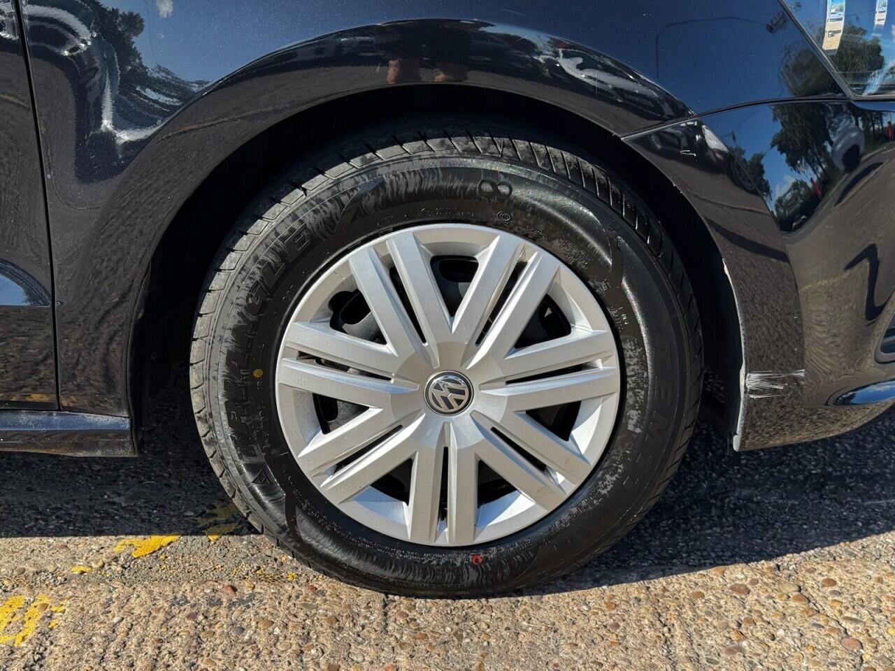 Volkswagen Polo view 16