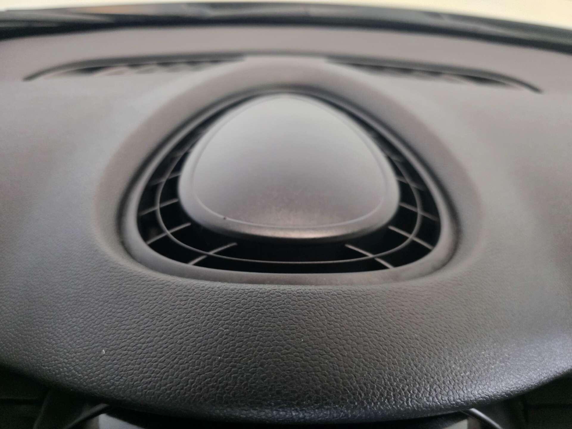 Mini Hatch view 27