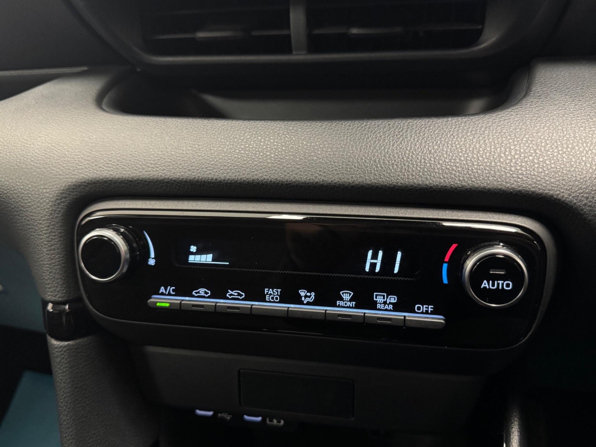 Toyota Yaris view 22