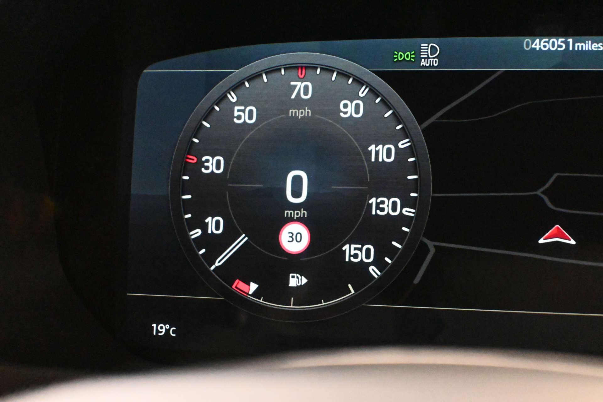 Land Rover Defender view 59
