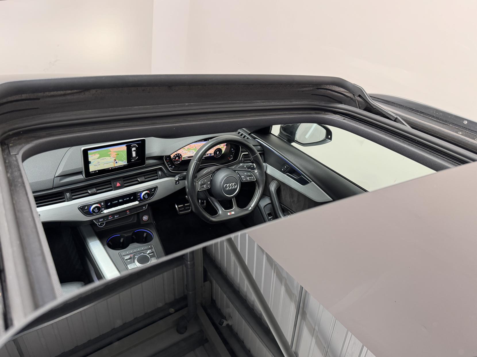 Audi S4 Avant view 12