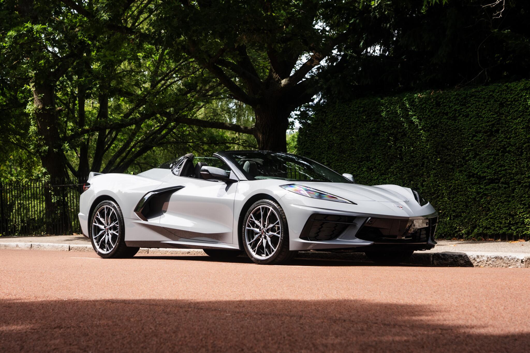 Chevrolet Corvette Stingray main image