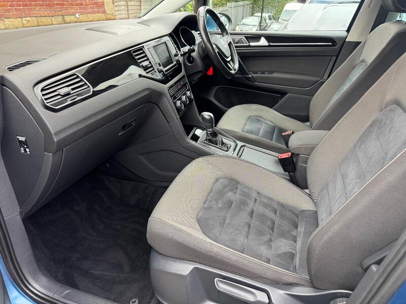 Volkswagen Golf SV view 19
