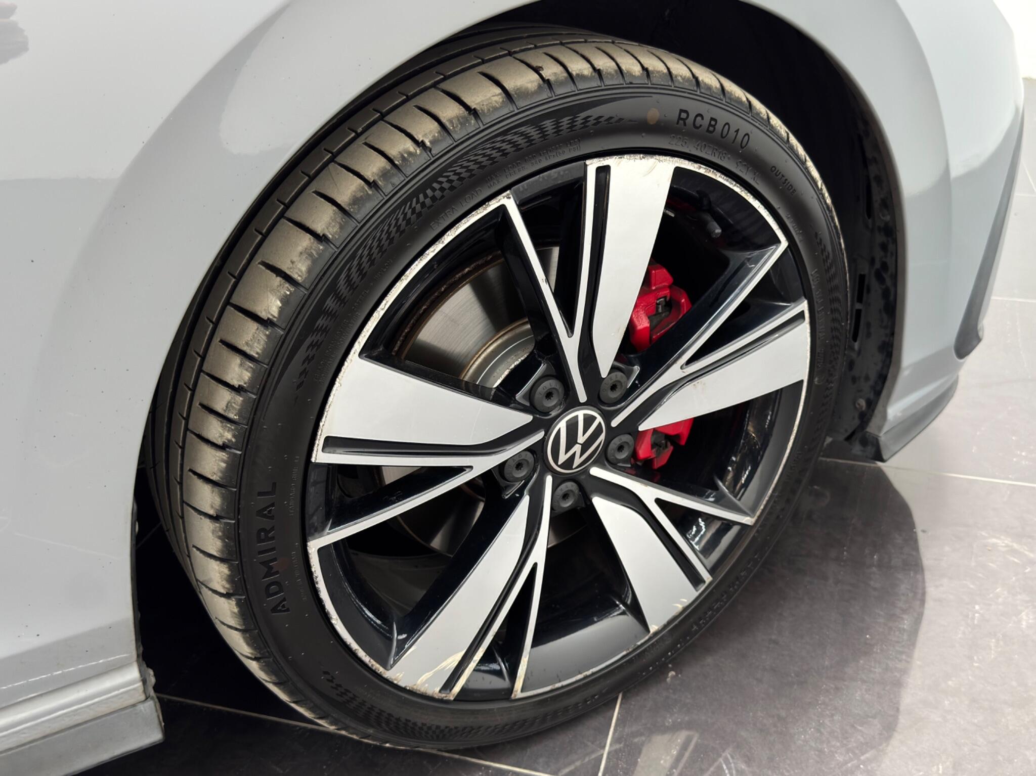Volkswagen Golf view 57