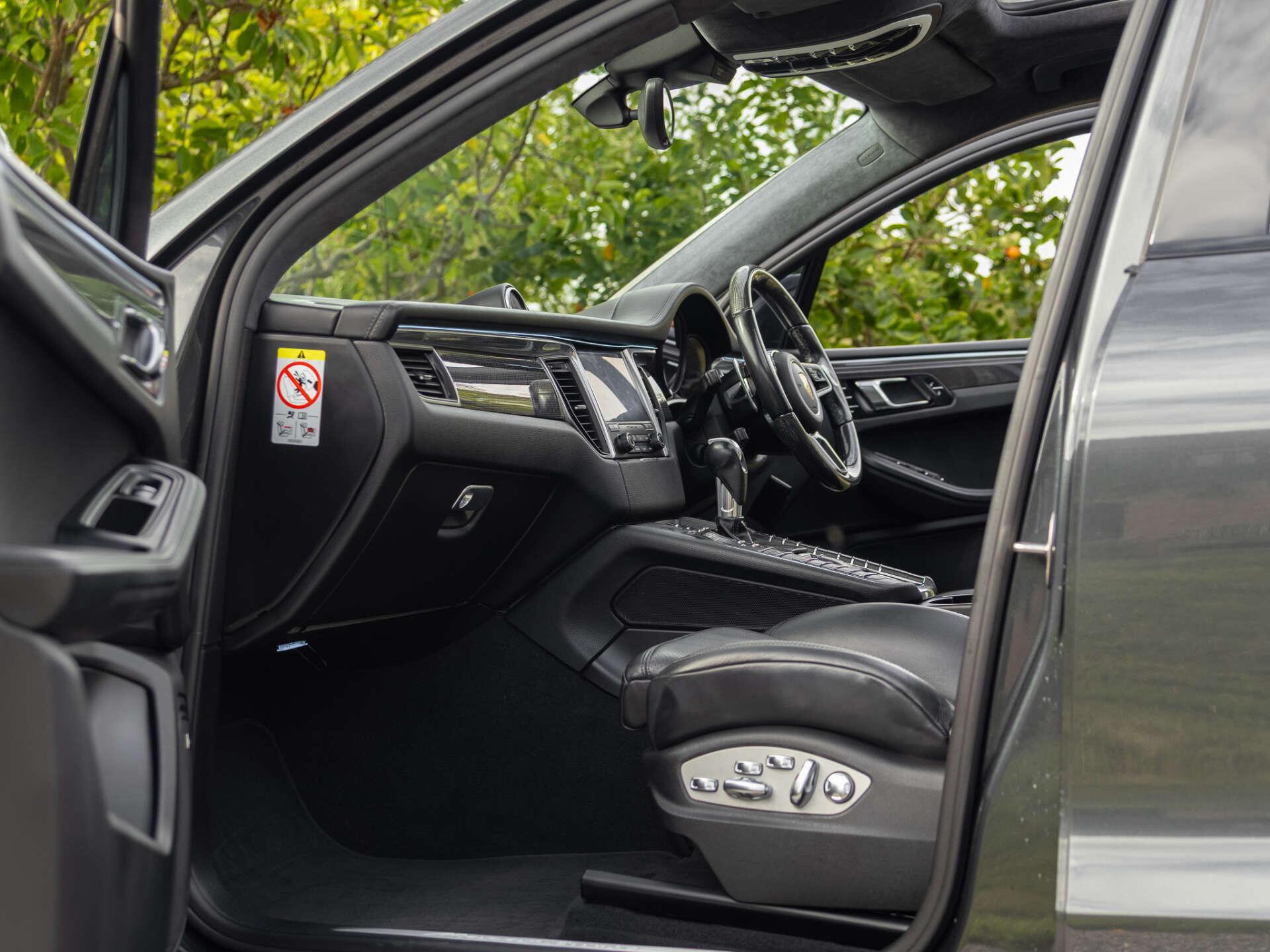 Porsche Macan view 15