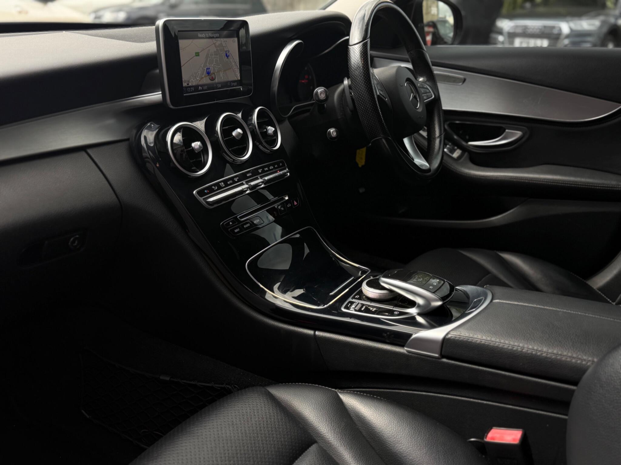 Mercedes-Benz C Class view 31