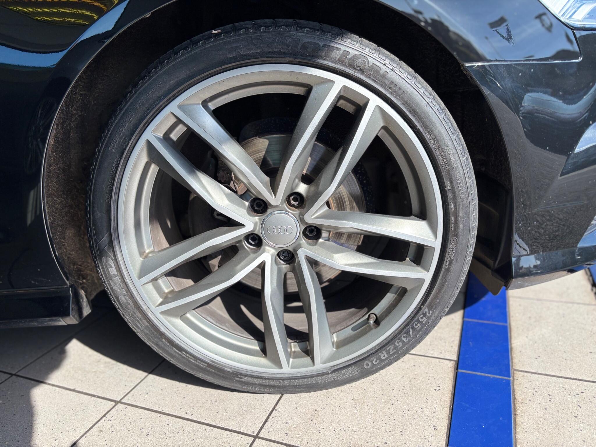 Audi A6 Saloon view 34