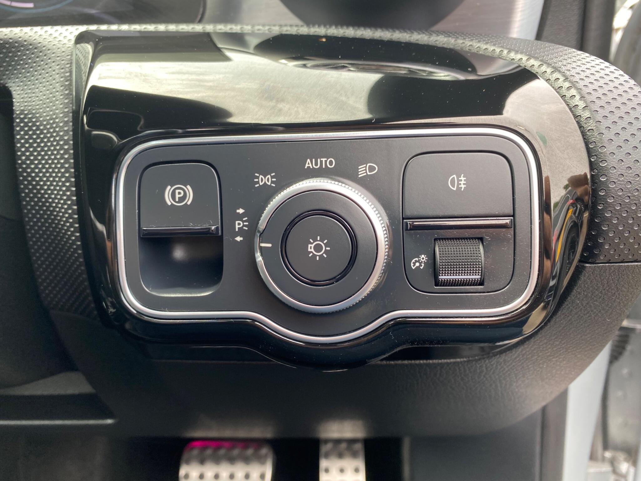 Mercedes-Benz Cla view 31