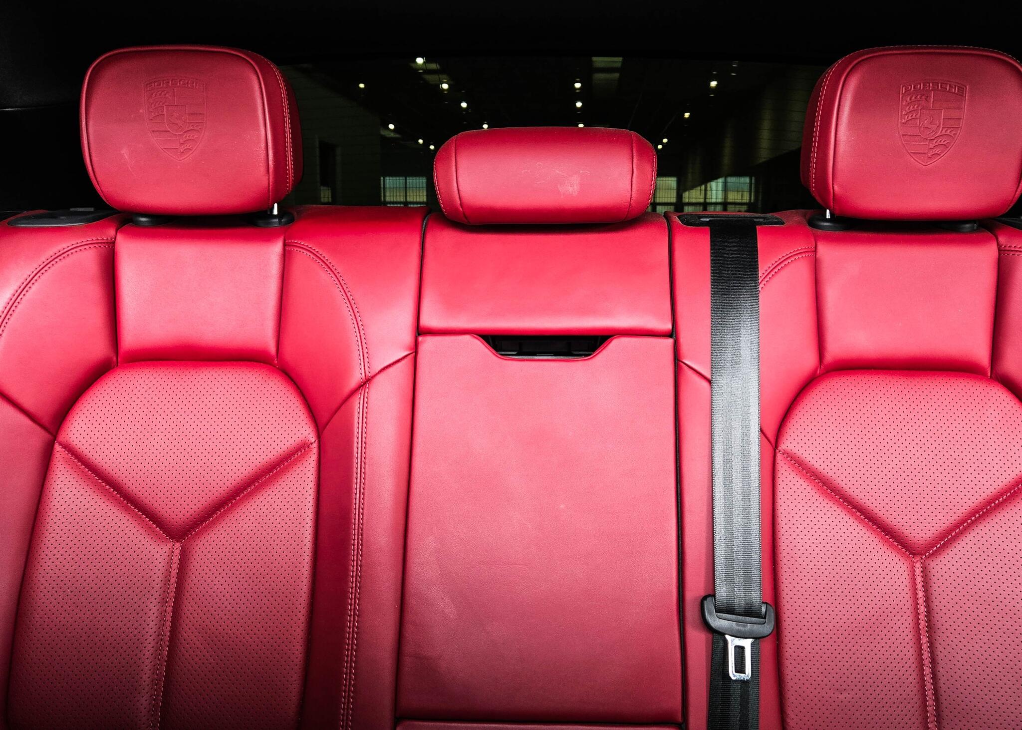 Porsche Macan view 17