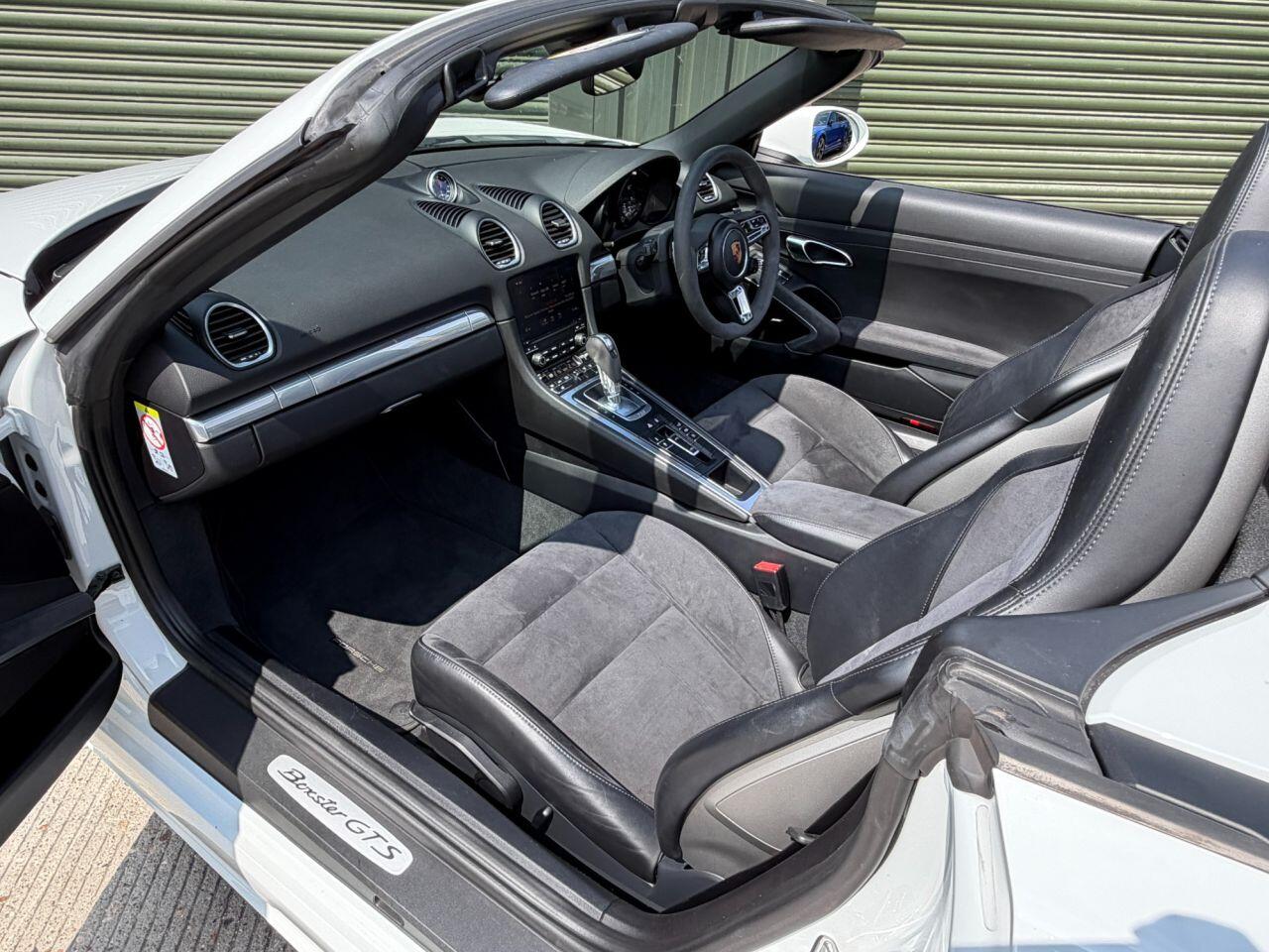 Porsche 718 Boxster view 24
