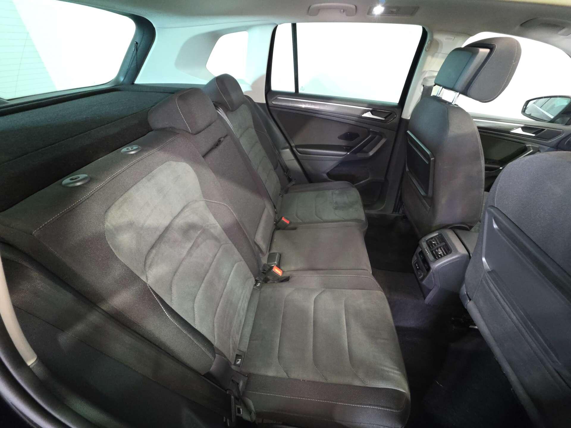 Volkswagen Tiguan view 45