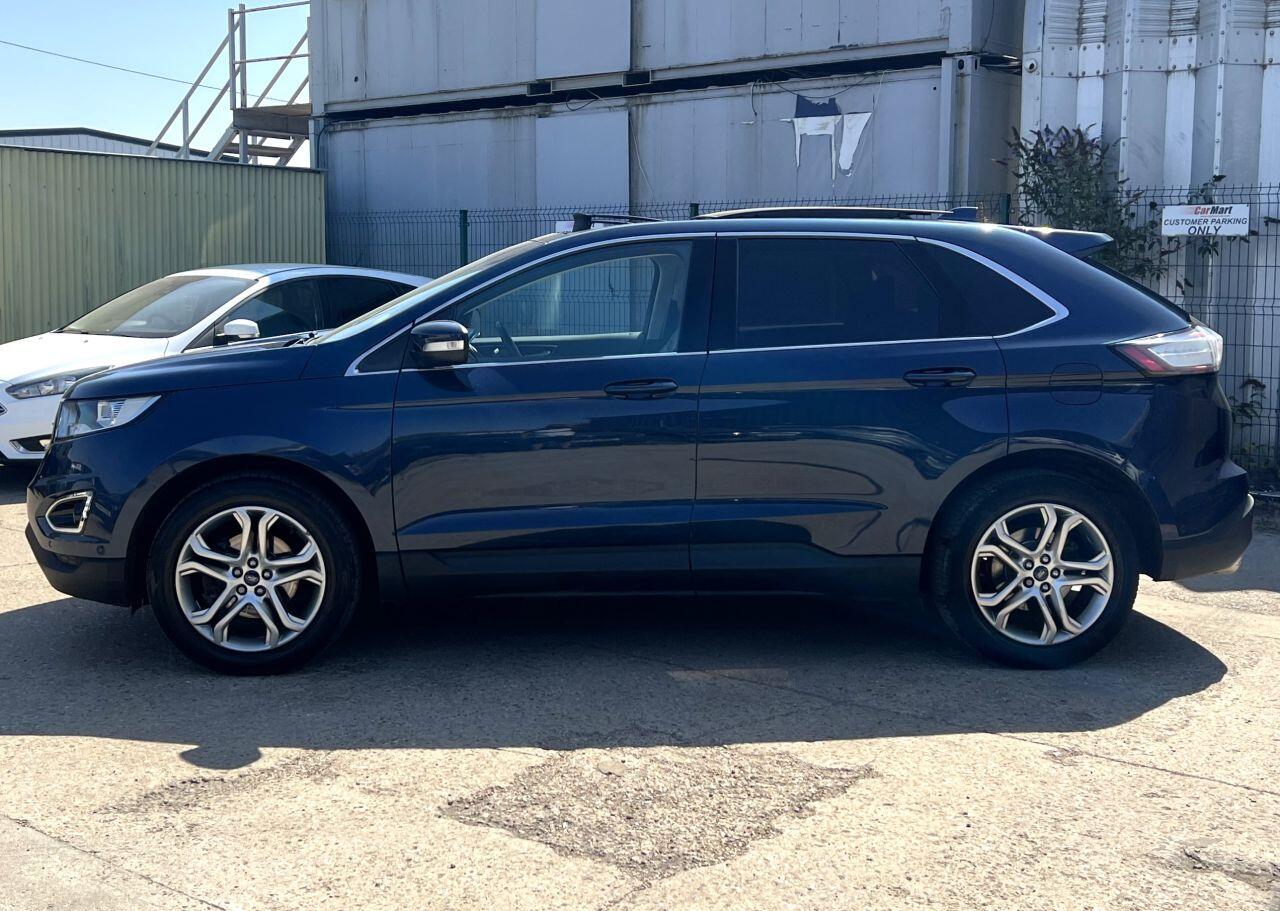 Ford Edge view 9