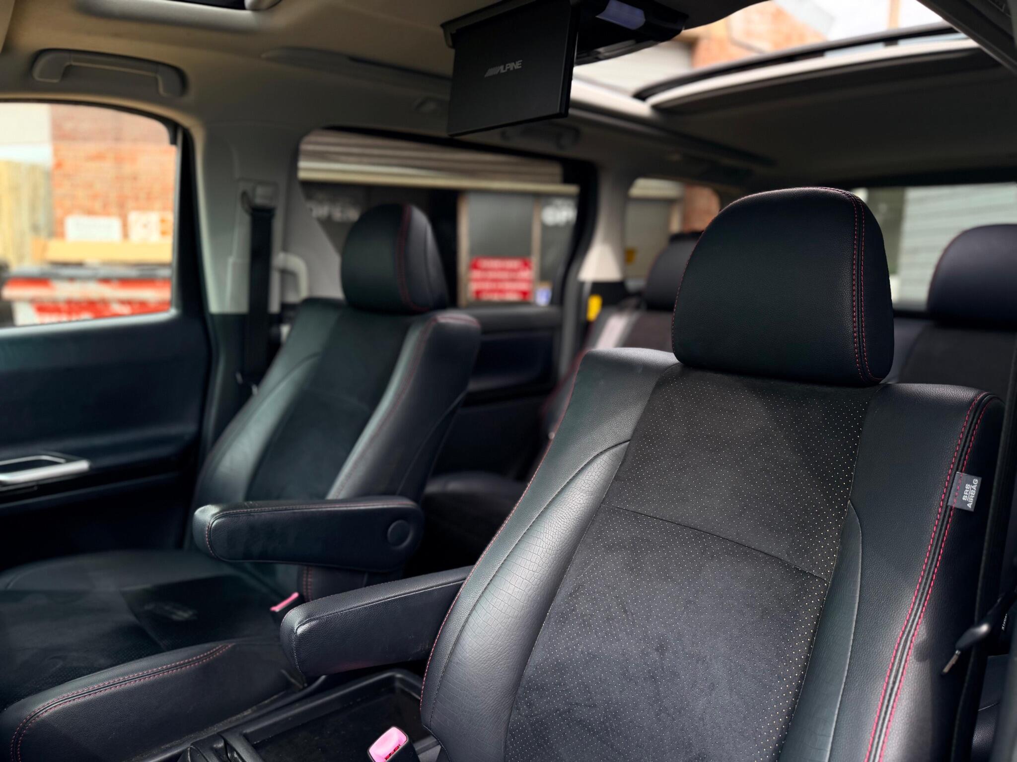 Toyota Vellfire view 9
