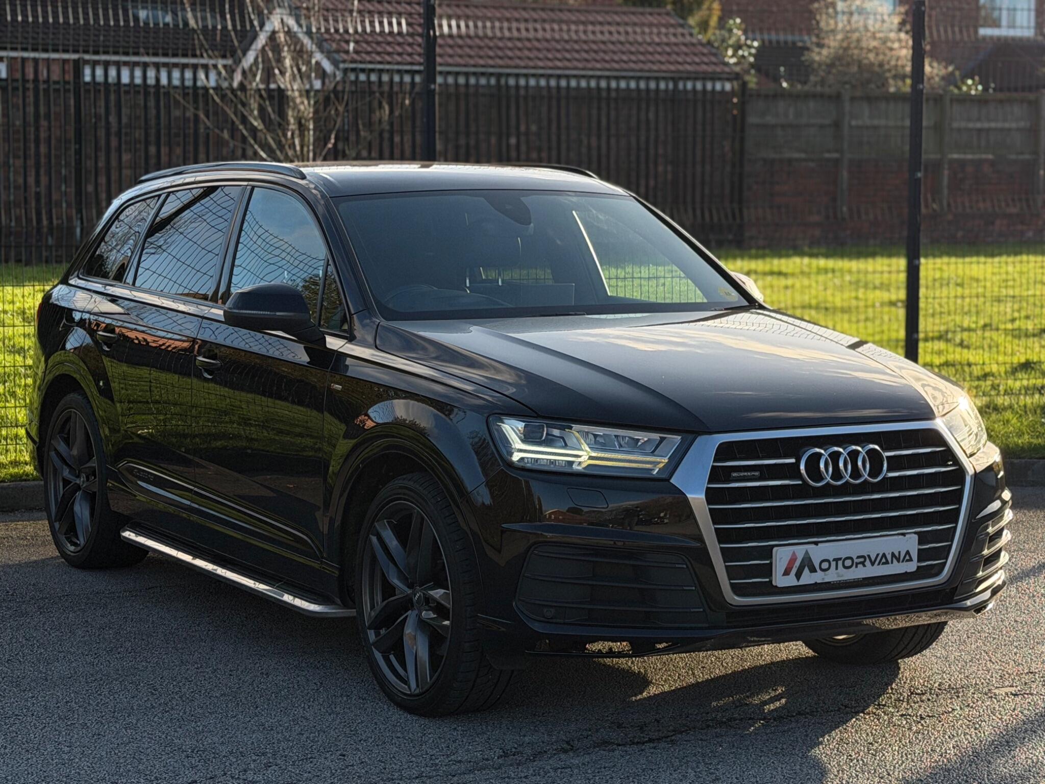 Audi Q7 view 6