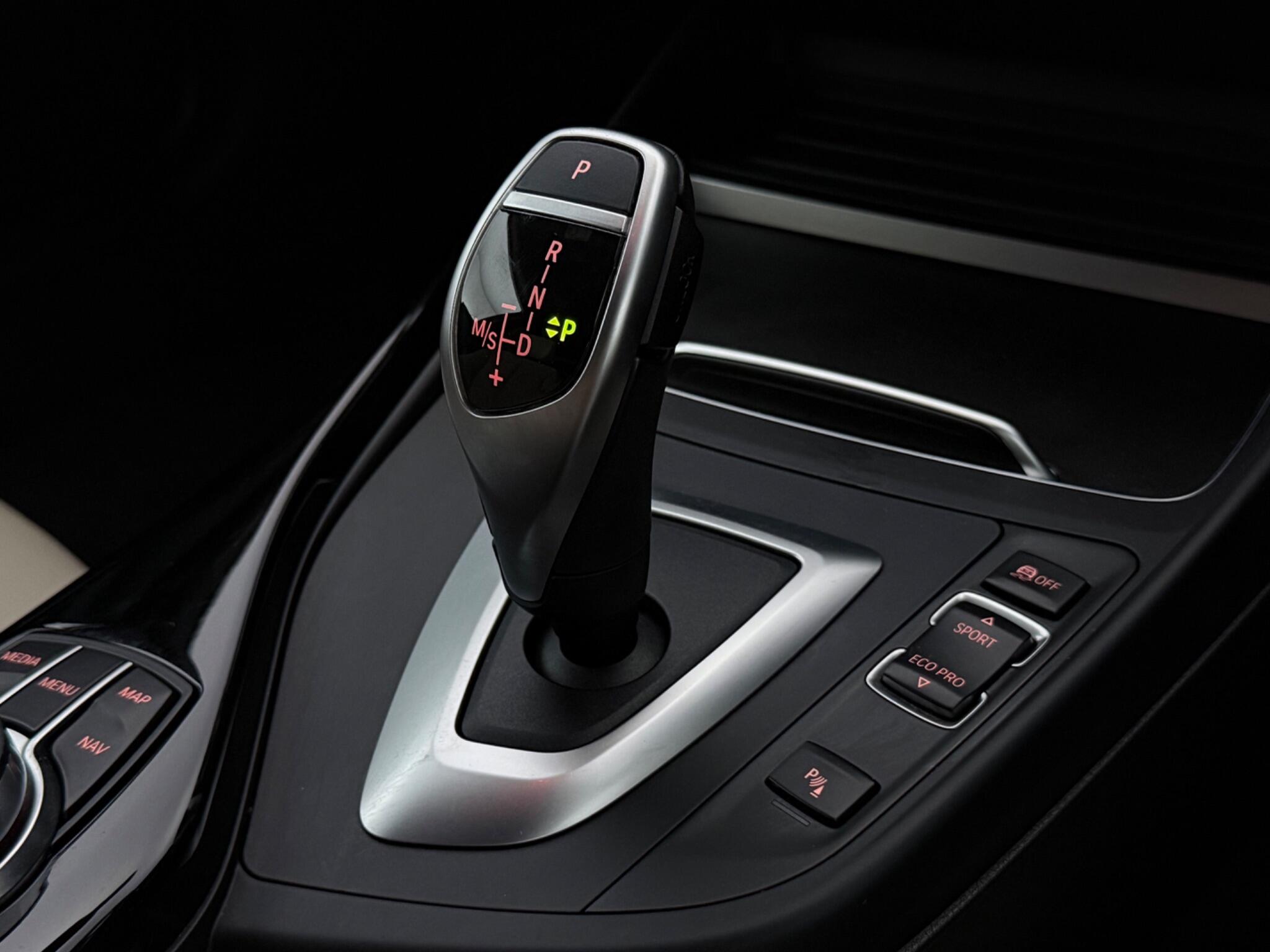 BMW 2 Series view 18