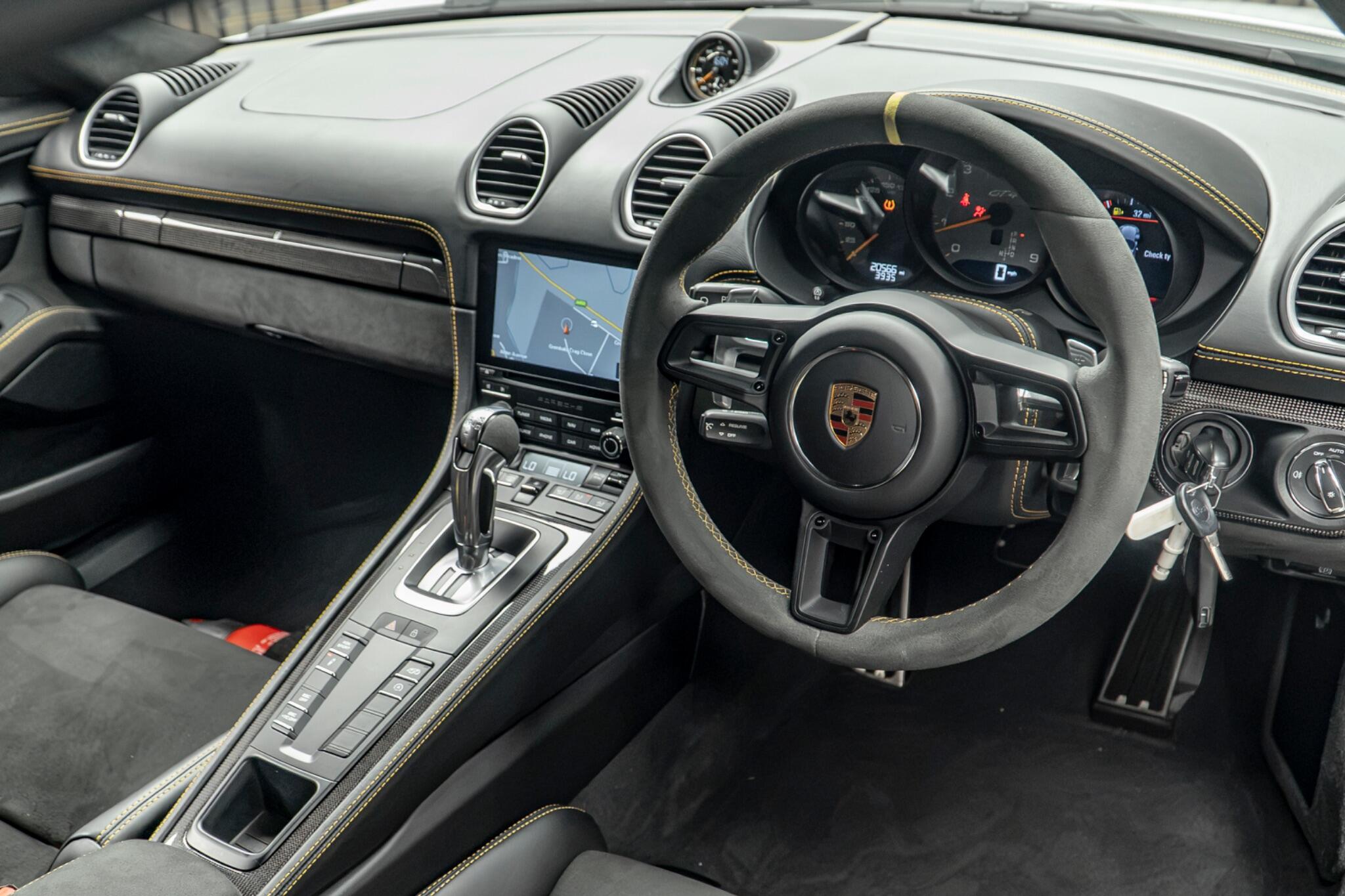 Porsche Cayman view 23