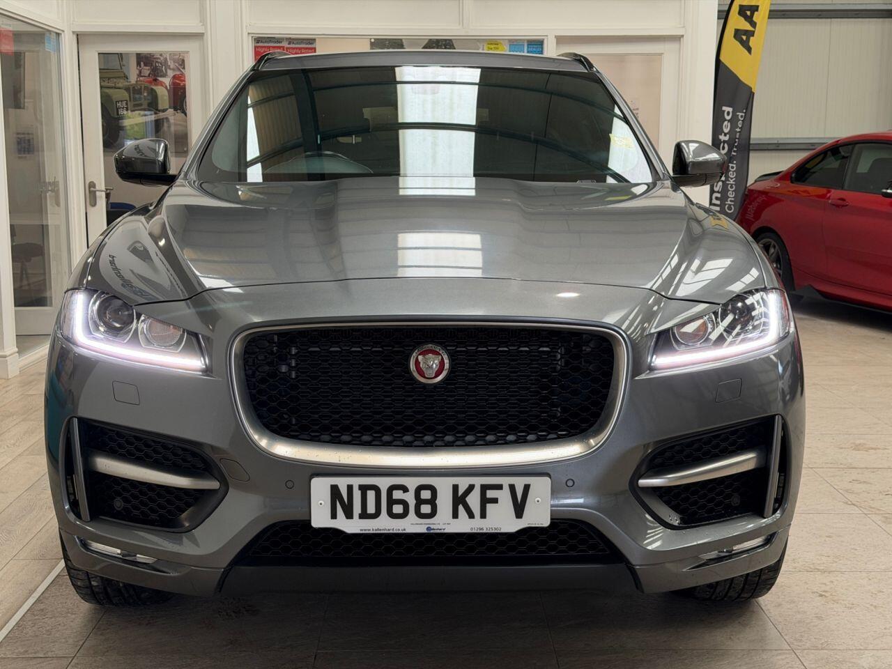 Jaguar F-Pace view 3