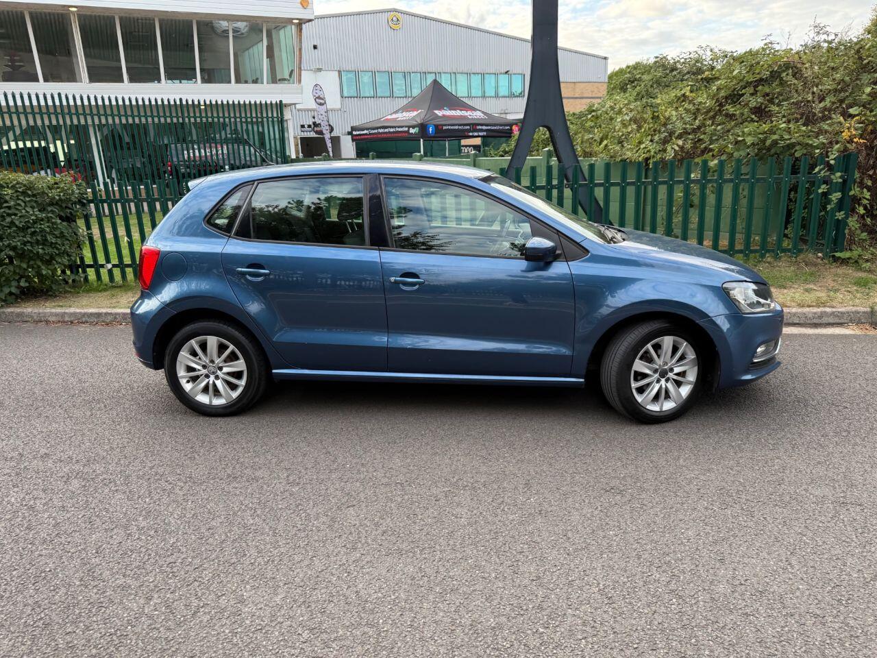 Volkswagen Polo view 3