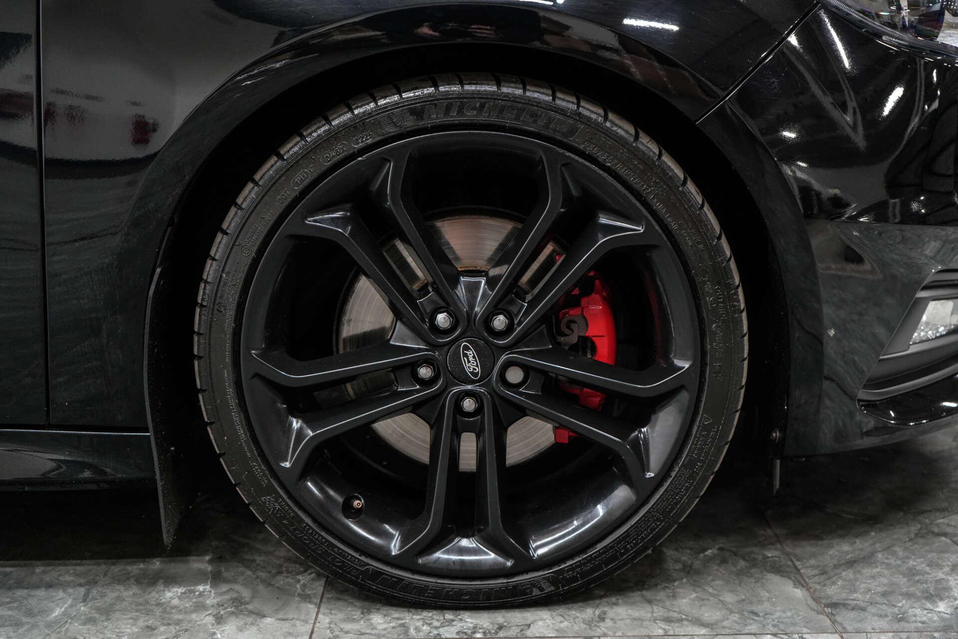 Ford Focus view 7