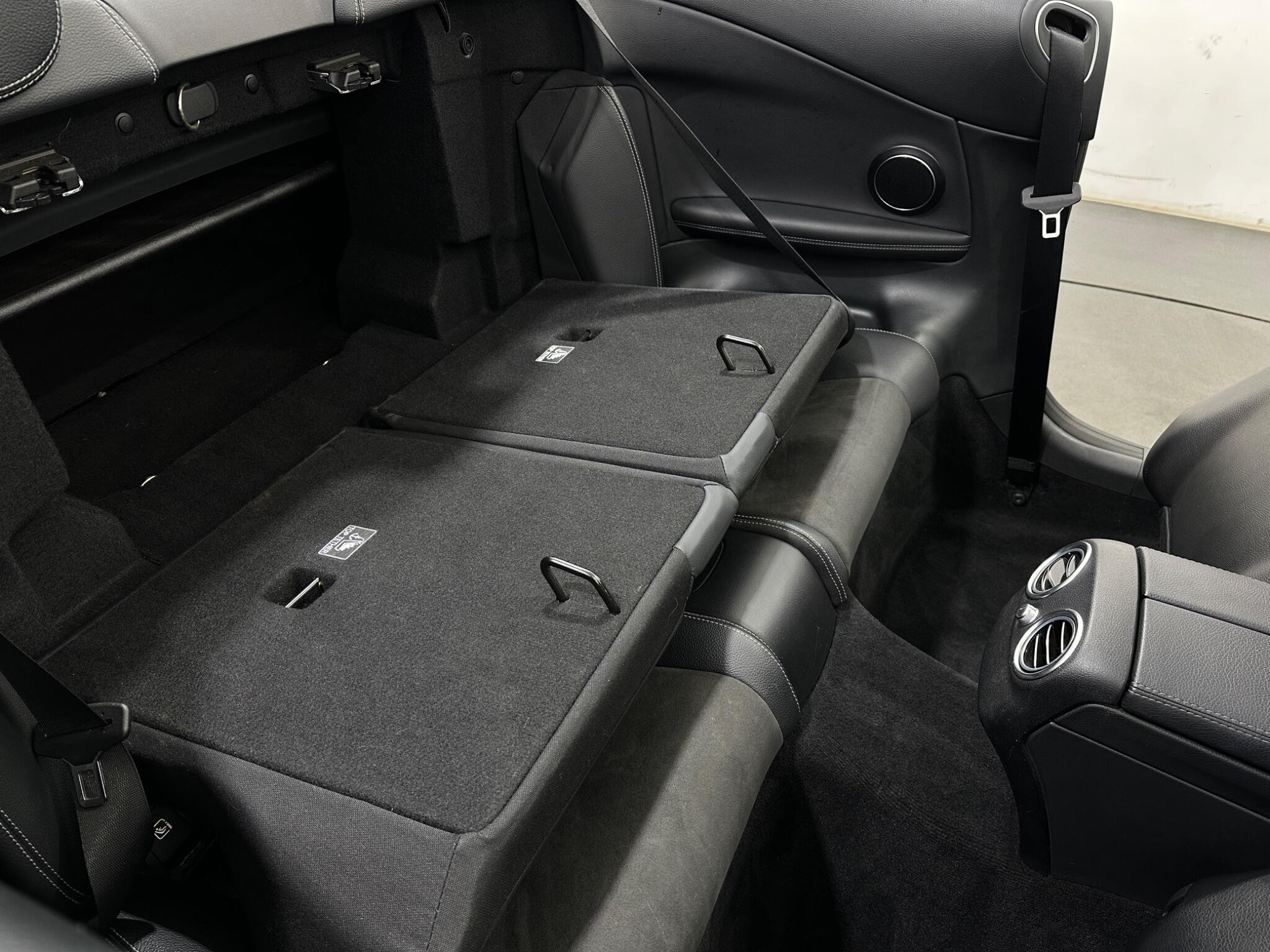 Mercedes-Benz C-Class view 44