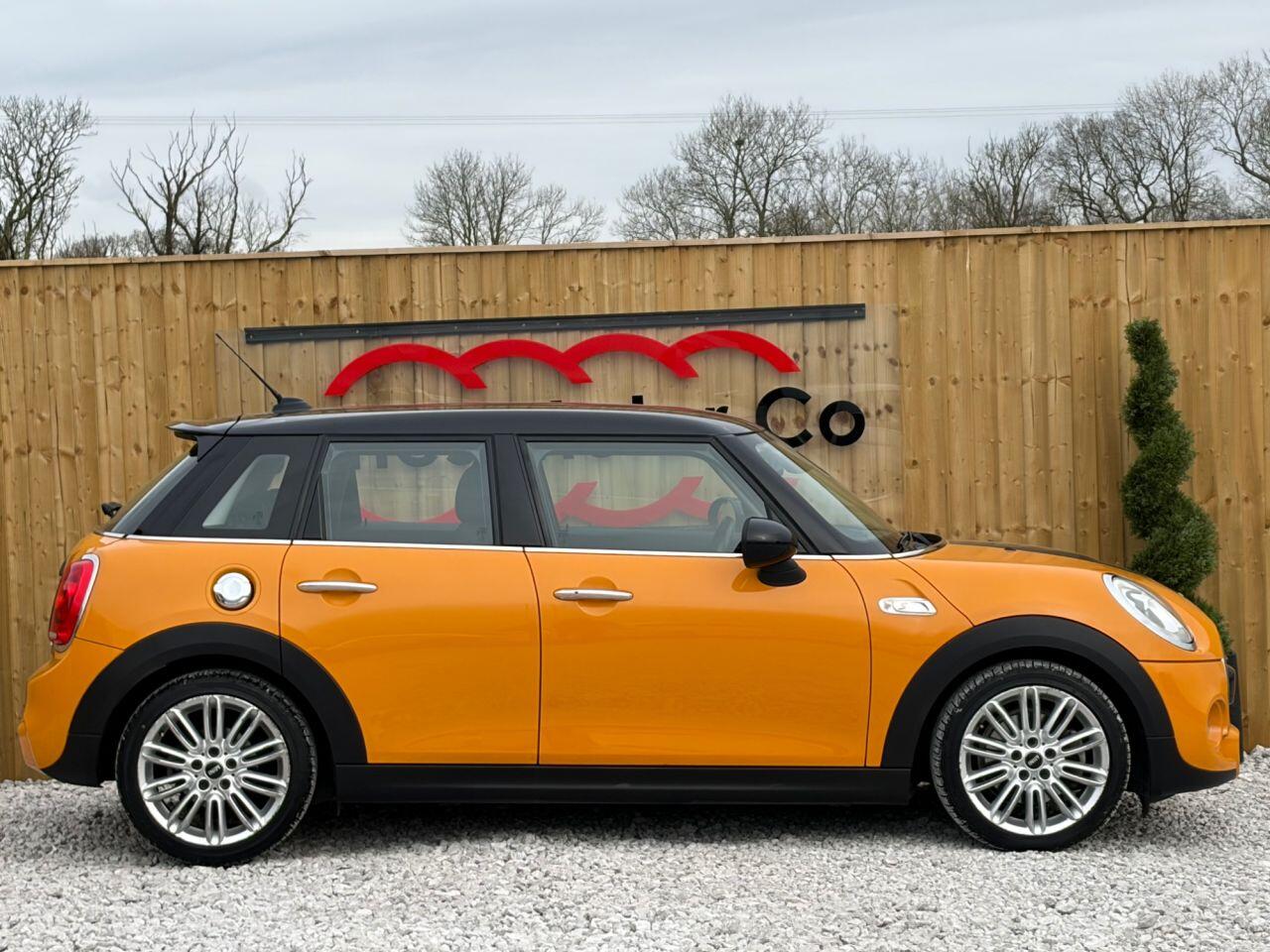 Mini Hatch view 7