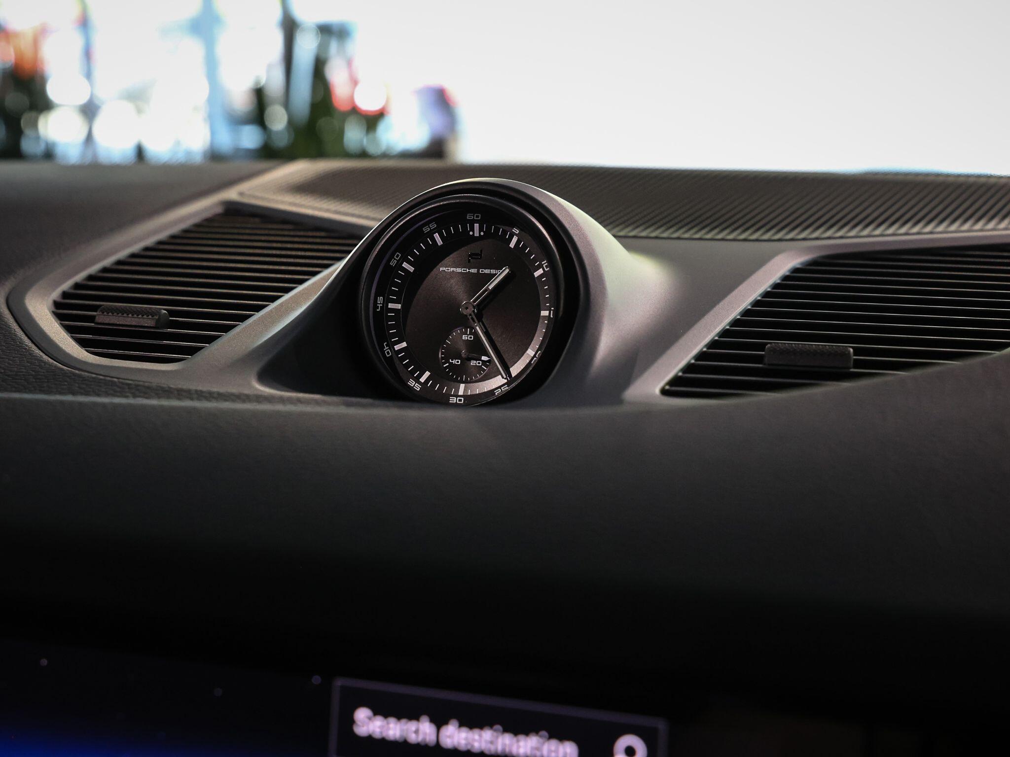 Porsche Cayenne view 60