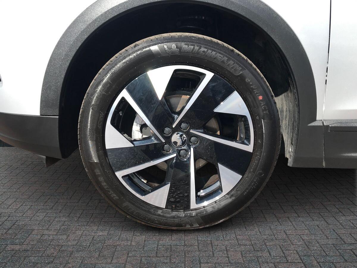 Vauxhall Grandland view 12