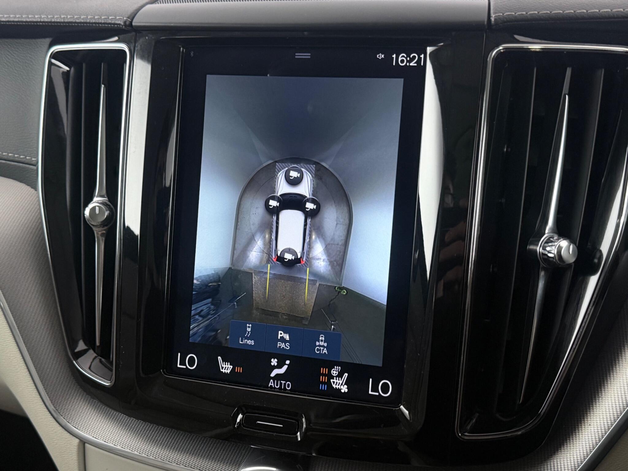 Volvo XC60 view 28