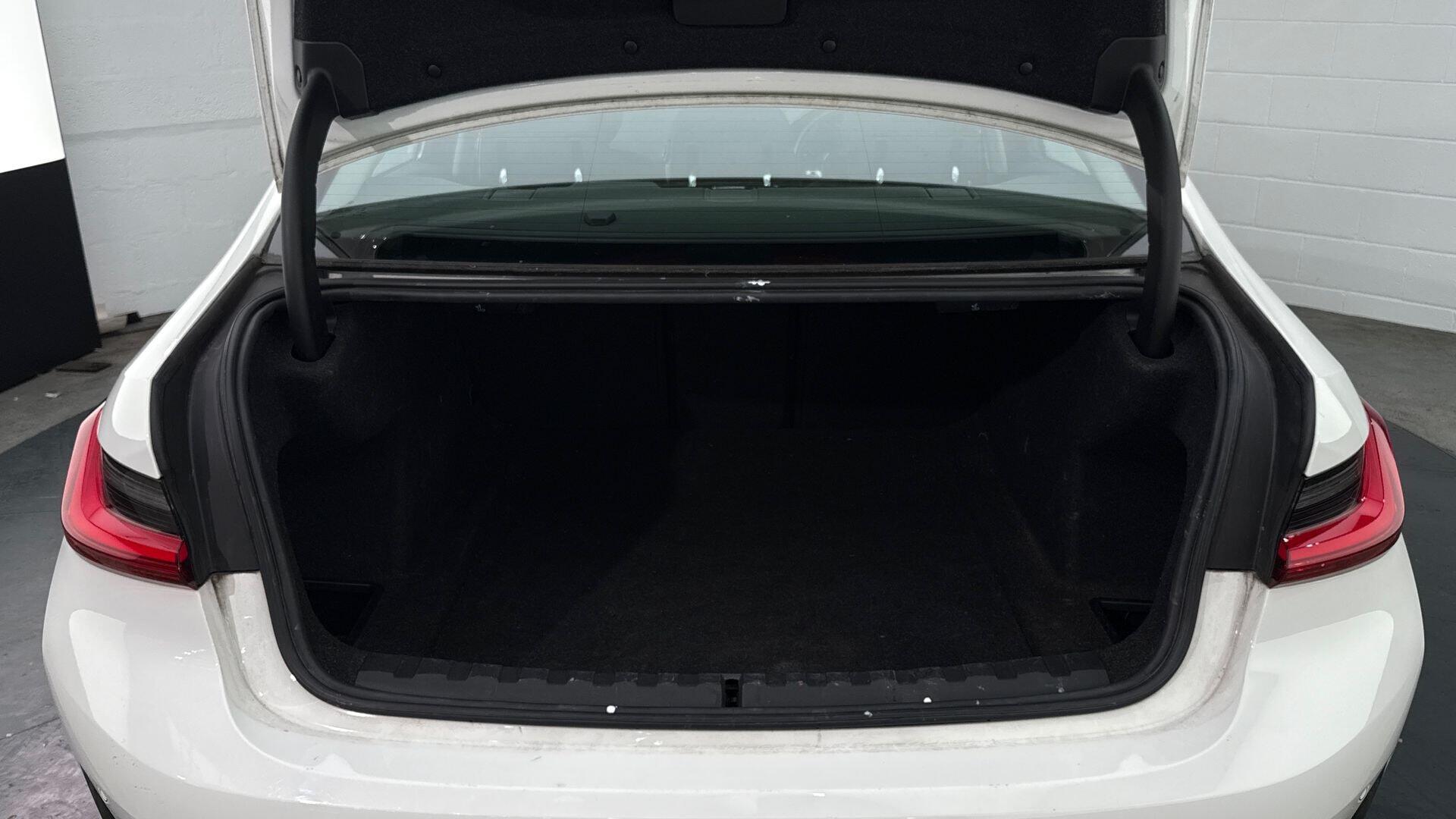 BMW 3 Series view 13