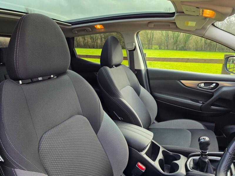 2019 Nissan Qashqai 1.3 DIG-T N-Connecta Euro 6 (s/s) 5dr • 52,400 miles image 16