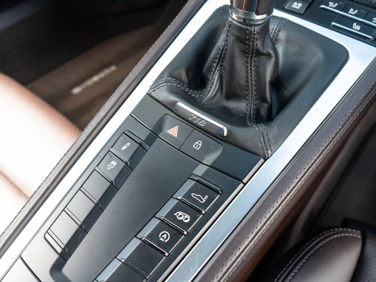 Porsche Cayman view 29