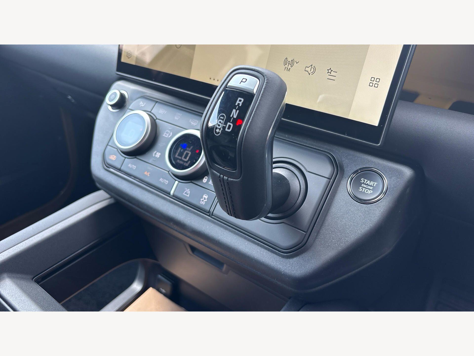 Land Rover Defender view 16