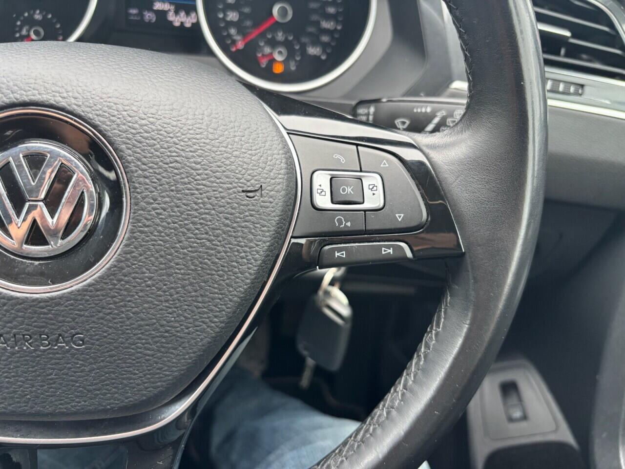 Volkswagen Tiguan Allspace view 24