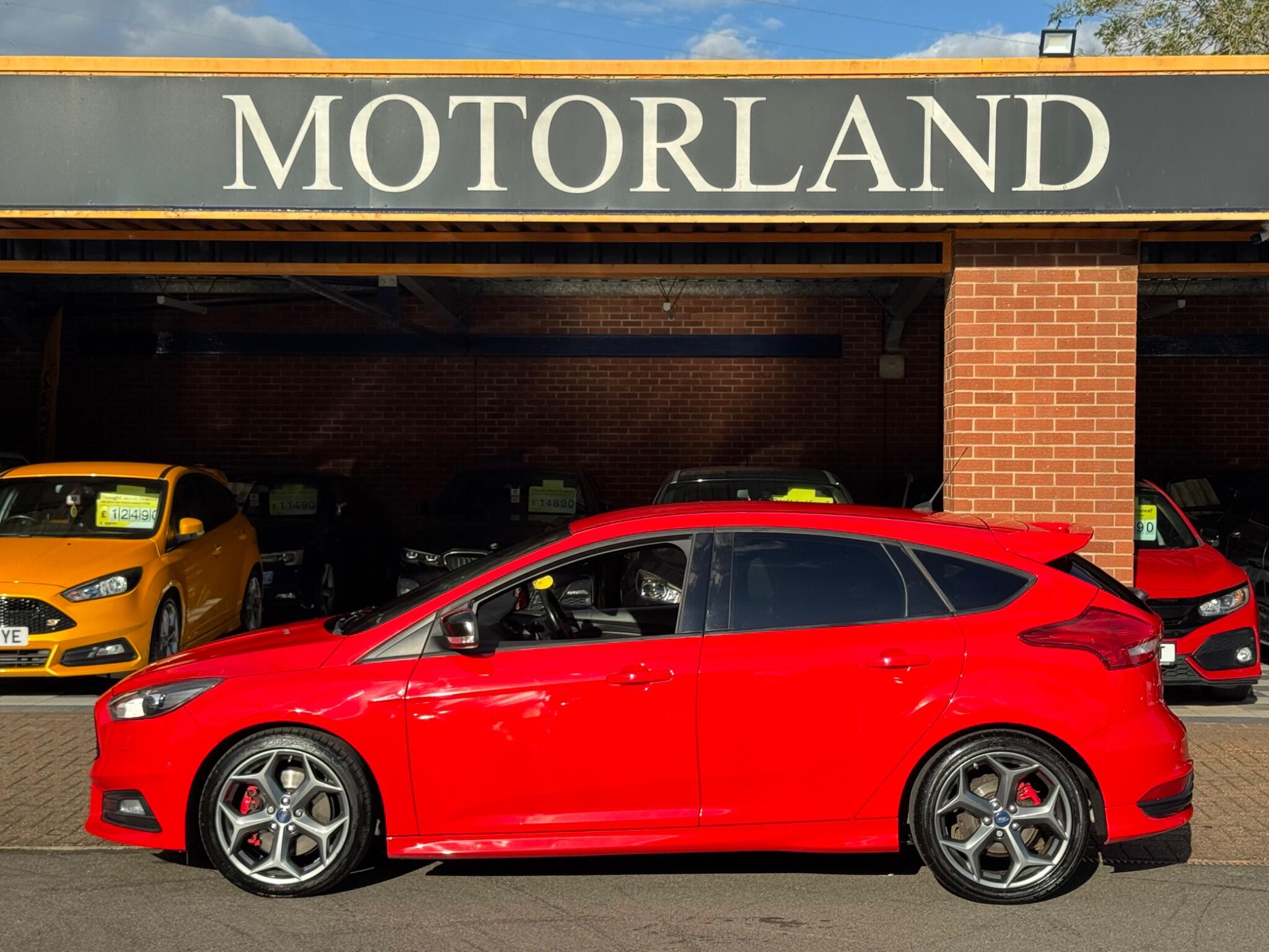 Ford Focus view 6