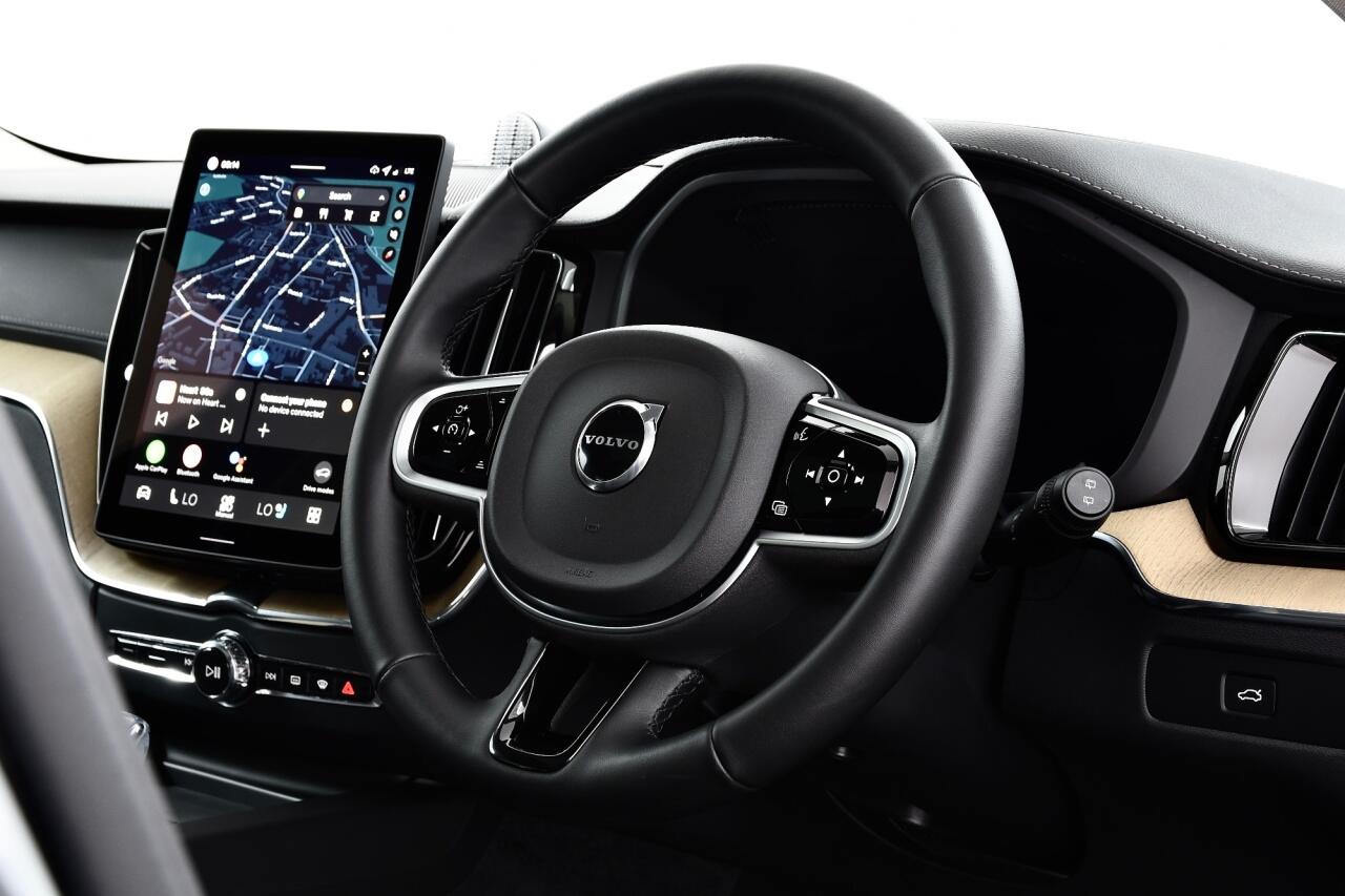 Volvo XC60 view 28