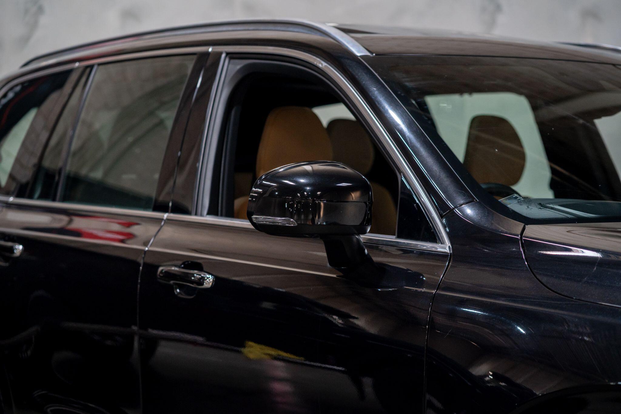Volvo XC90 view 42