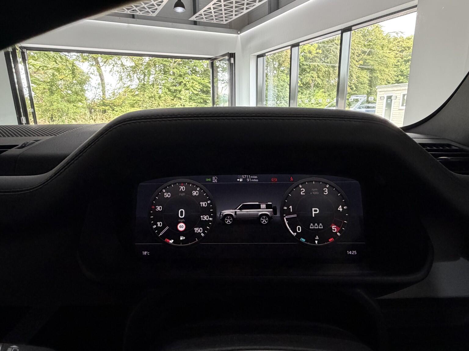 Land Rover Defender 110 view 61