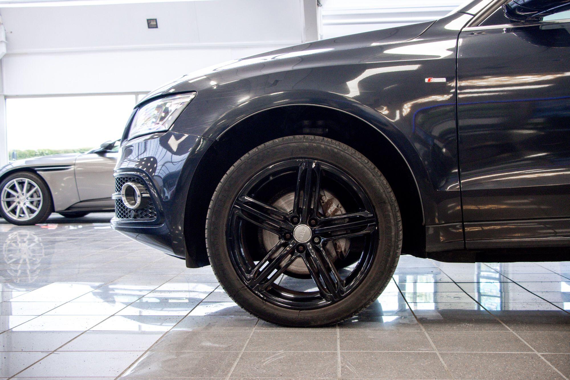 Audi Q5 view 29