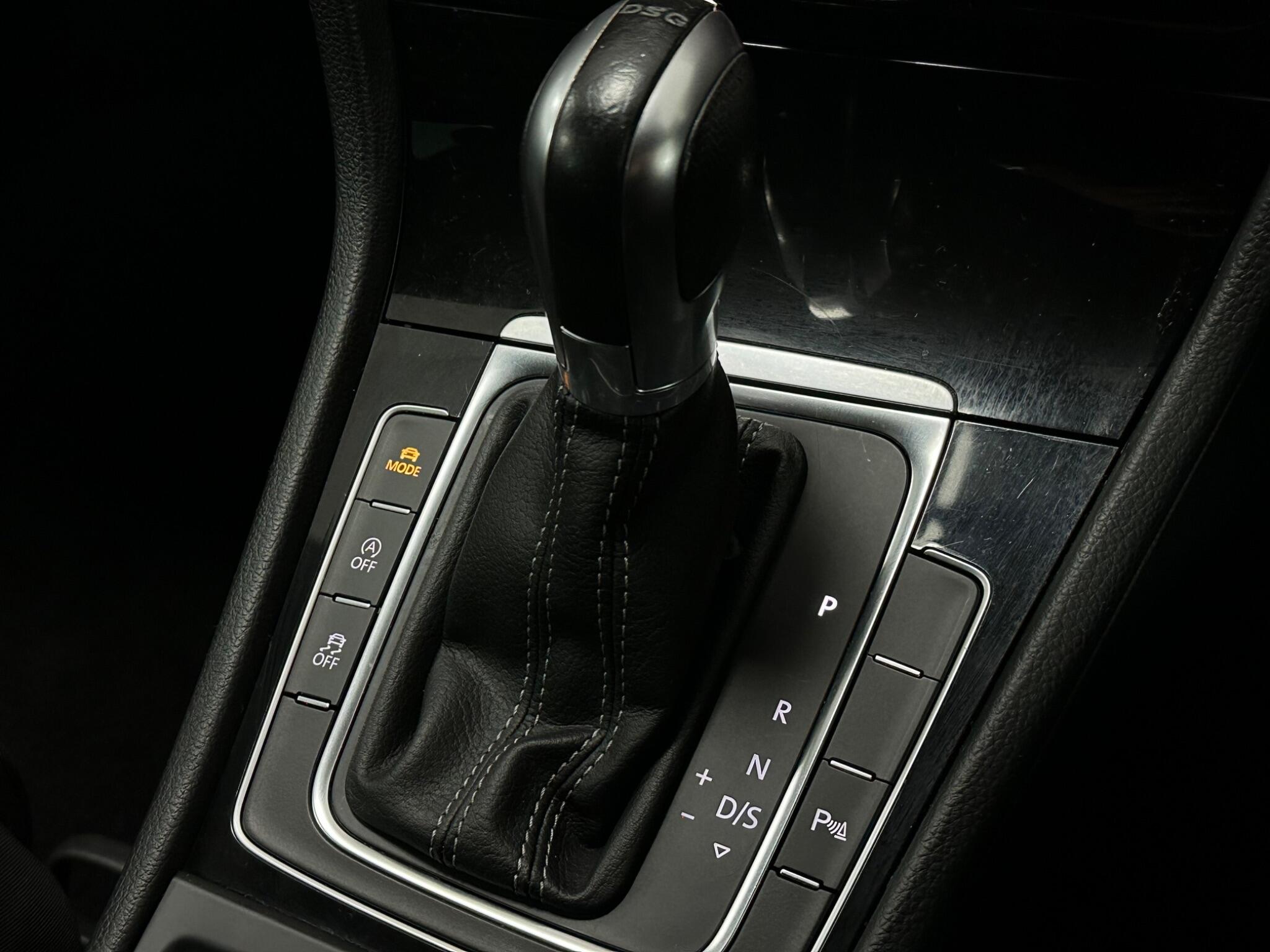 Volkswagen Golf view 24