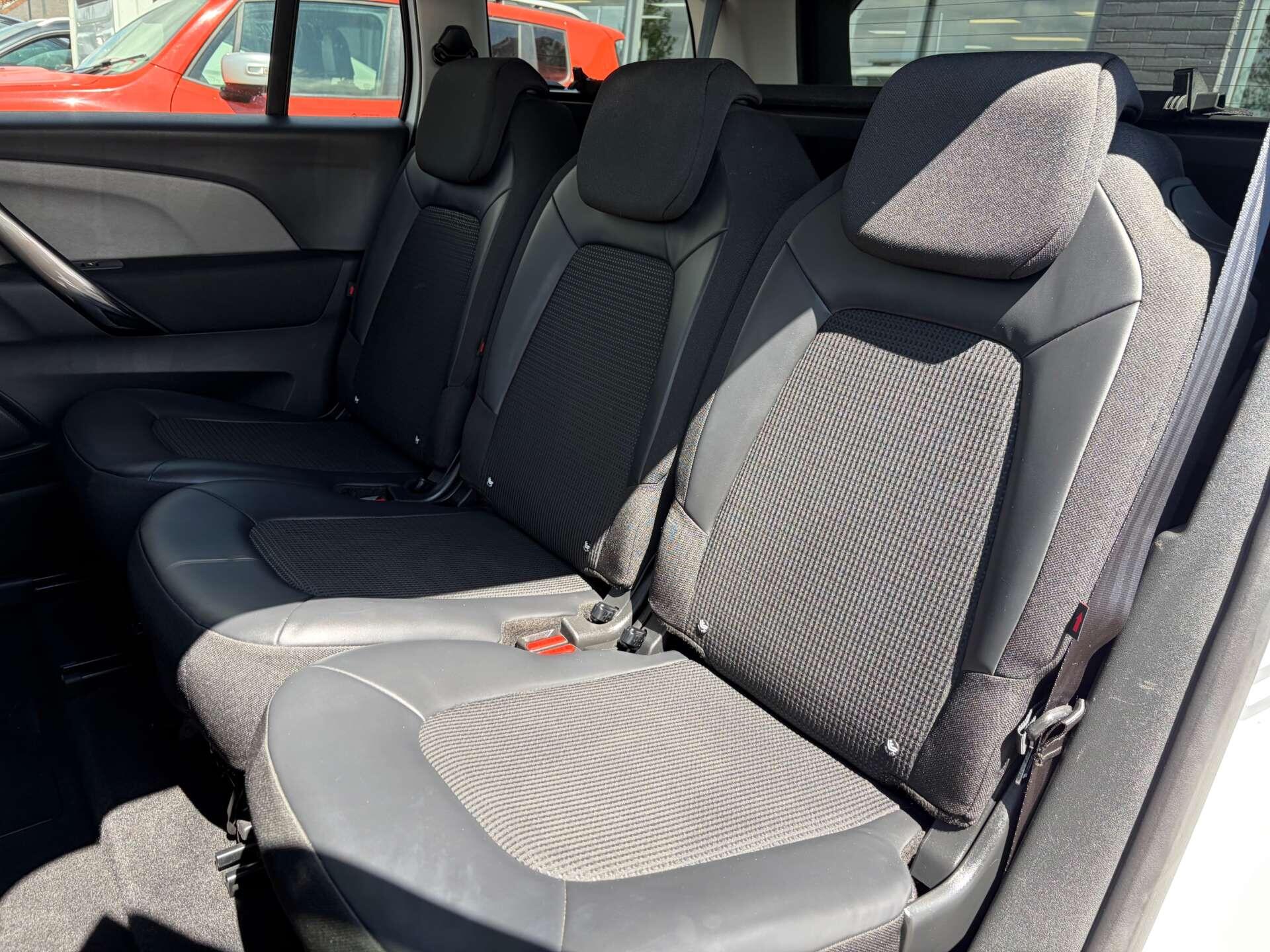 Citroen Grand C4 Spacetourer view 23