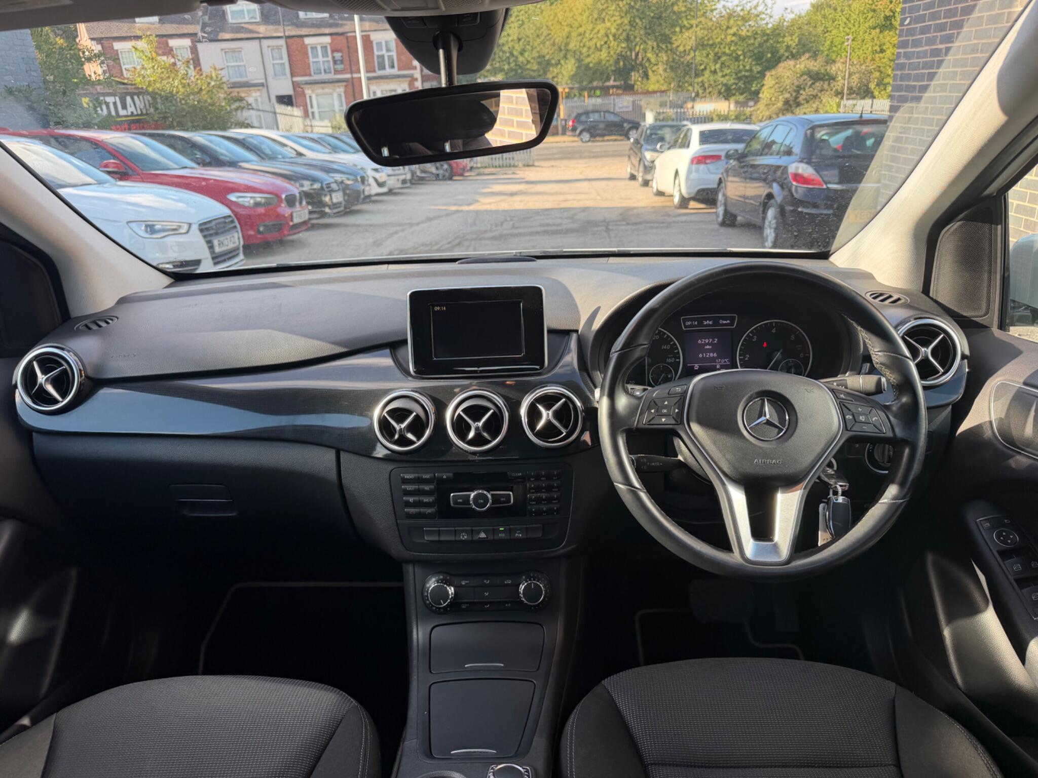 Mercedes-Benz B-Class view 24