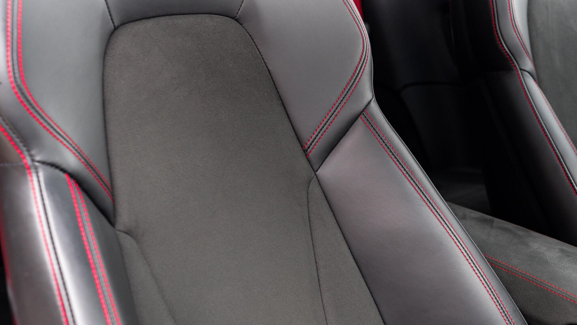 Porsche 911 view 38