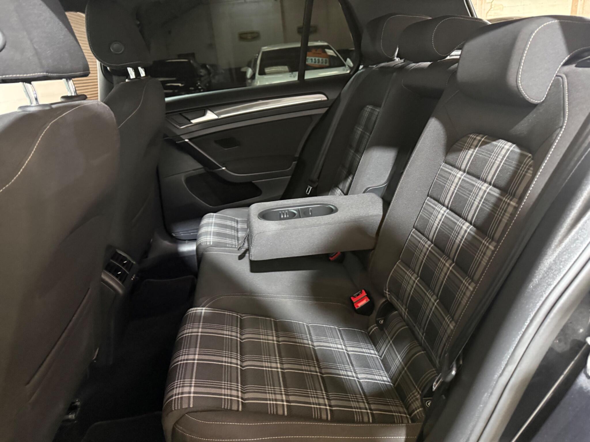 Volkswagen Golf view 27