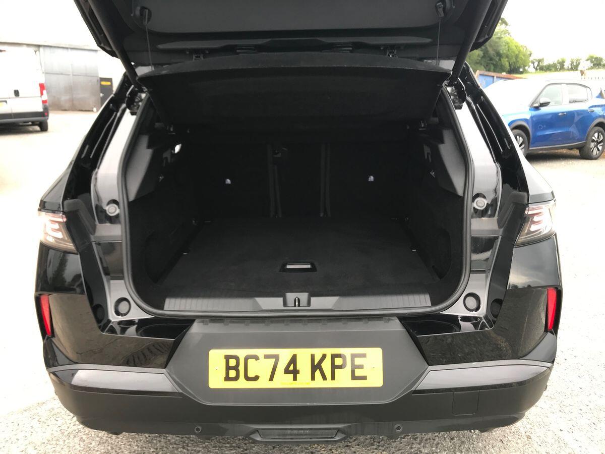 Vauxhall Grandland view 8