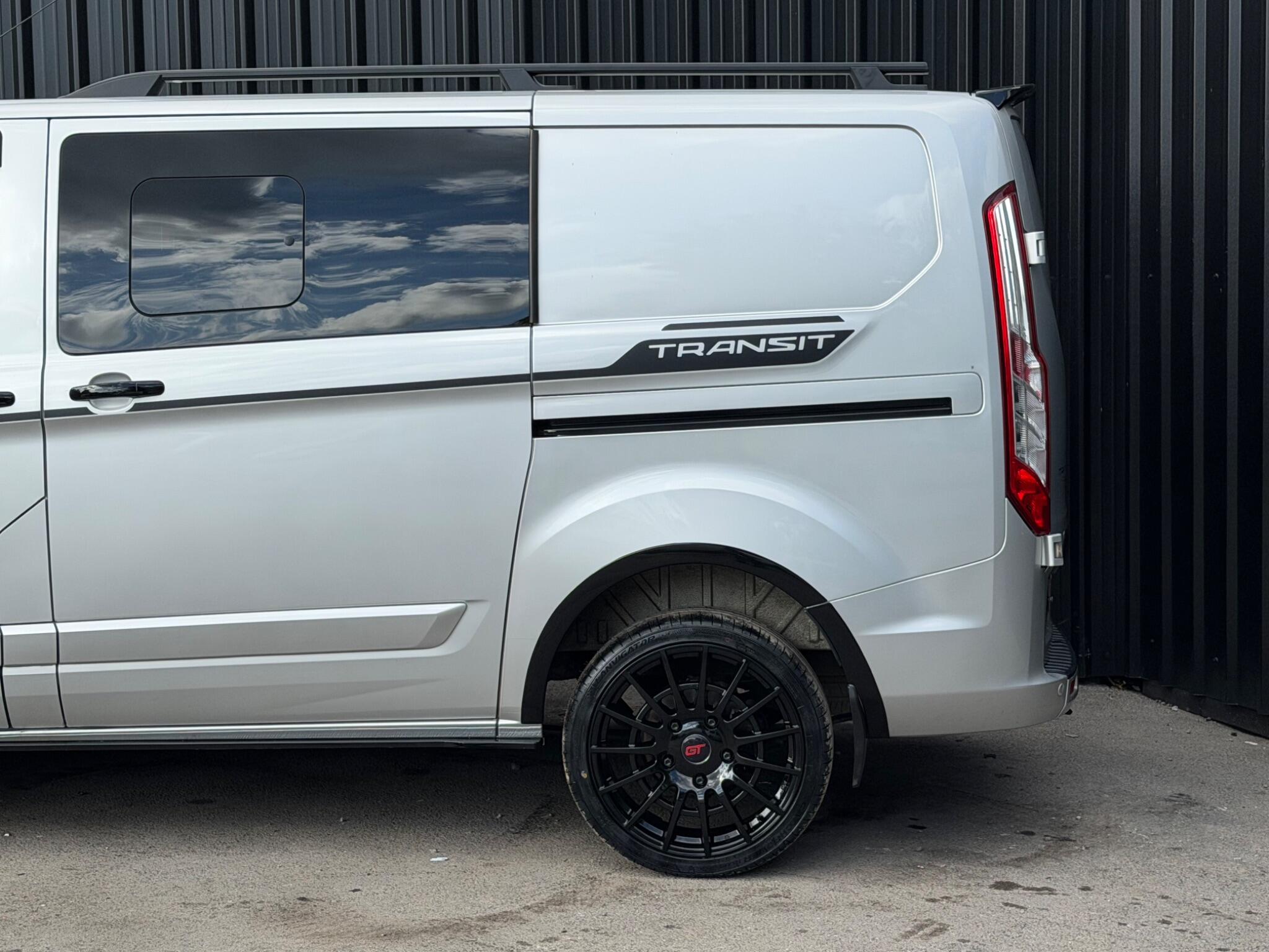 Ford Transit Custom view 38