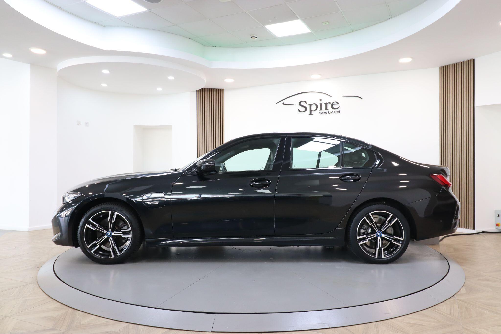 BMW 3 Series view 9