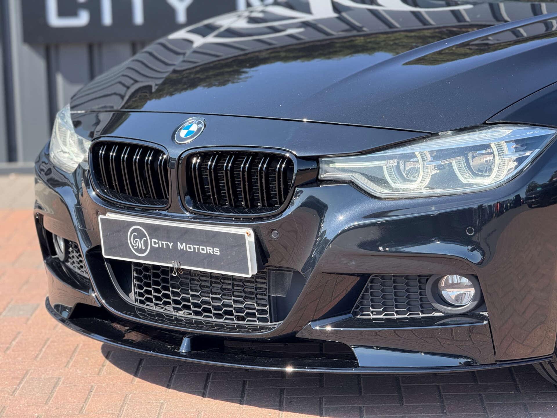 BMW 3 Series view 4